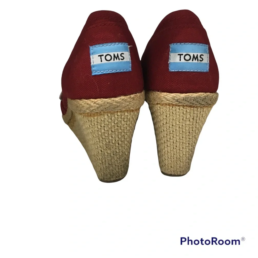 Toms reposhing this